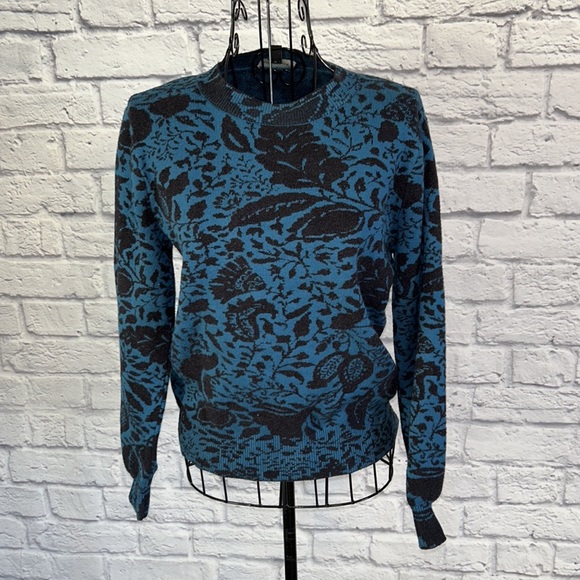 Ann Taylor Teal with Black Paisley print Sweater - Picture 2 of 6